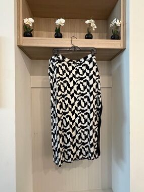 Black & White Geometric Midi Skirt - Unbranded
